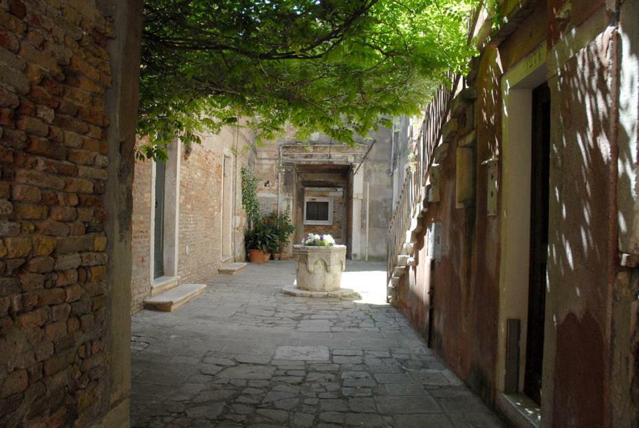 Dorsoduro - Corte Della Comare Venetië Buitenkant foto